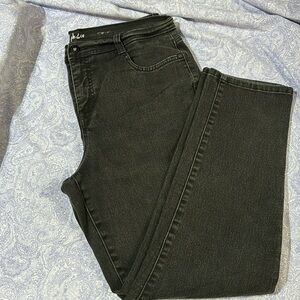Style& Company Ladies 14P Jeans darker than photos. Great condition